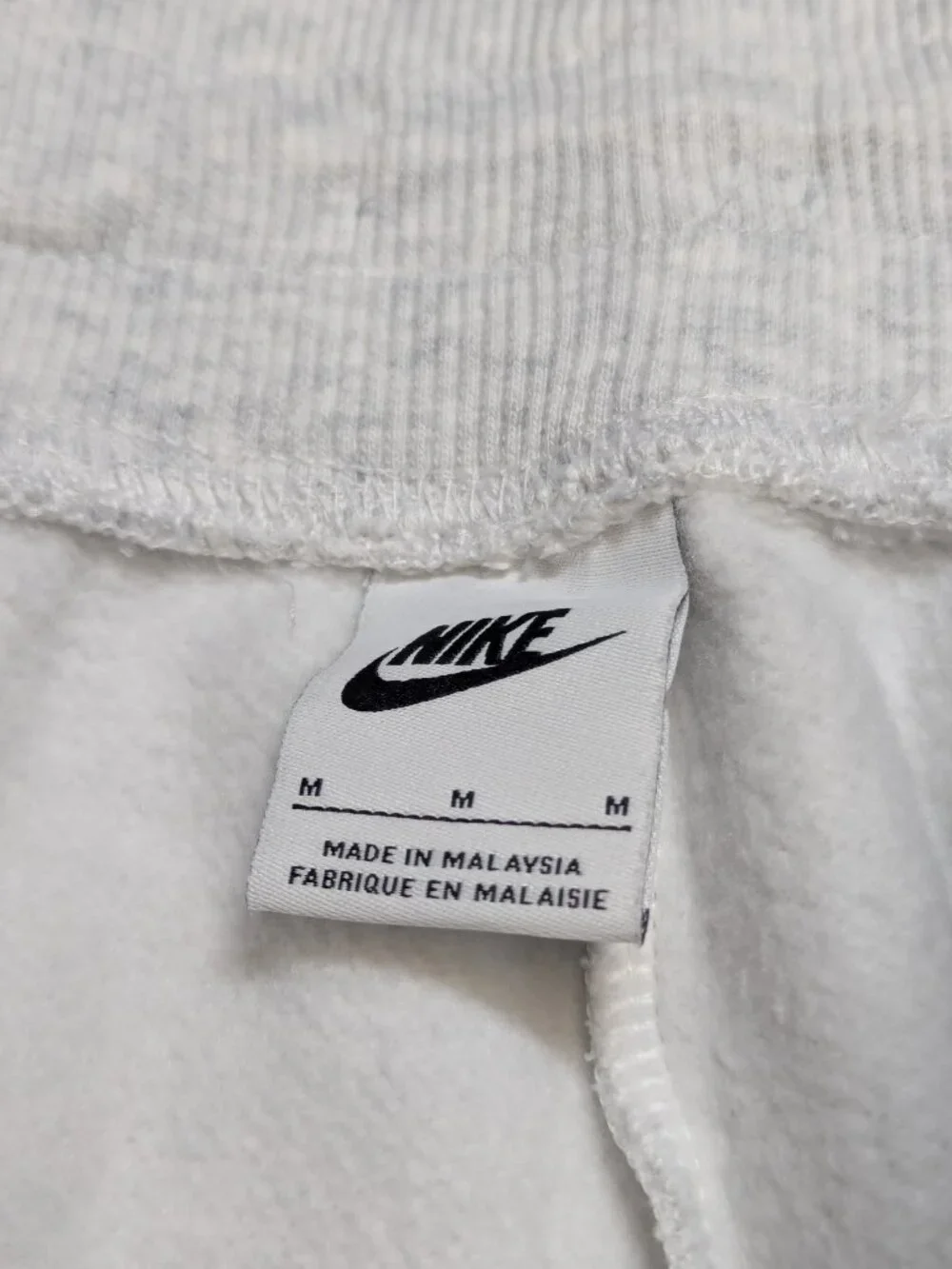 Nike Phoenix High Rise Logo Short - Size Medium